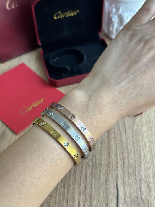 Браслет в стилі Cartier love зі всіма лого па повним фірмовим пакуванням.