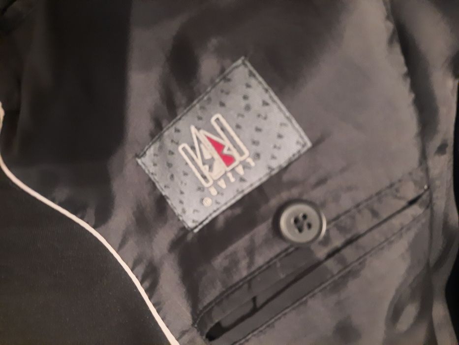 Czarny garnitur Lazar M