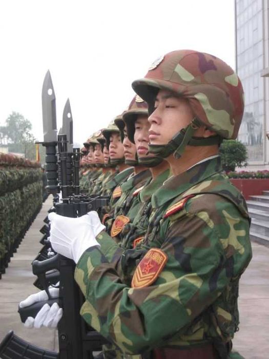 Bagnet Chiński Chiny QBZ-95