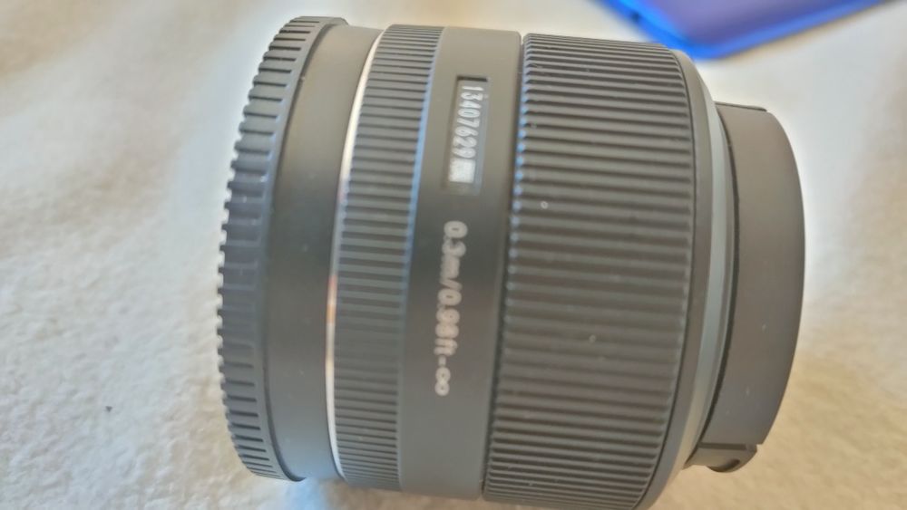 Sigma e-mount 30 mm f/2.8 EX DN