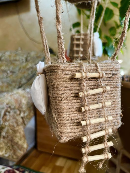 Повітряна куля для інтерʼєру кавʼярні.