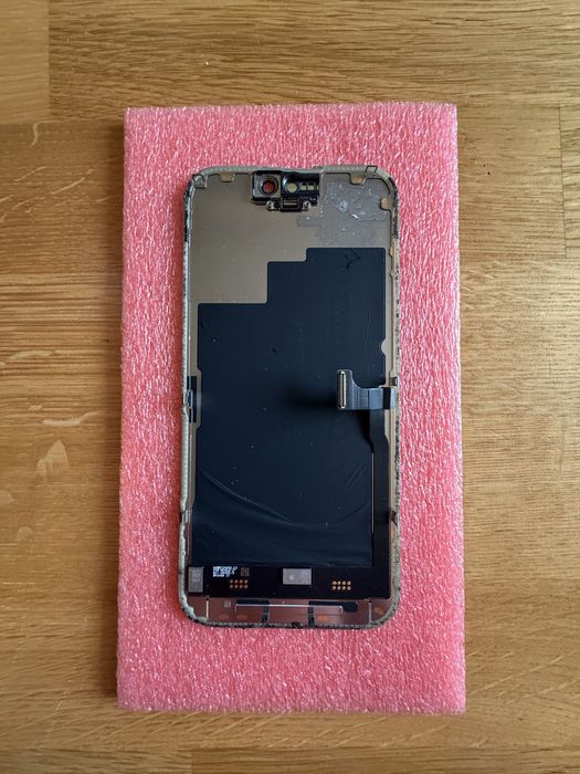 Wyświetlacz Apple dla iiPhone 15 pro uszkodzony