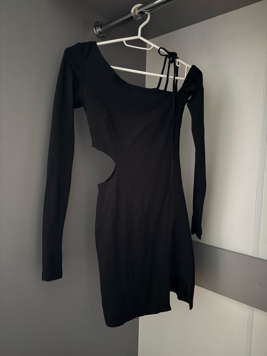 Сукня з розрізом