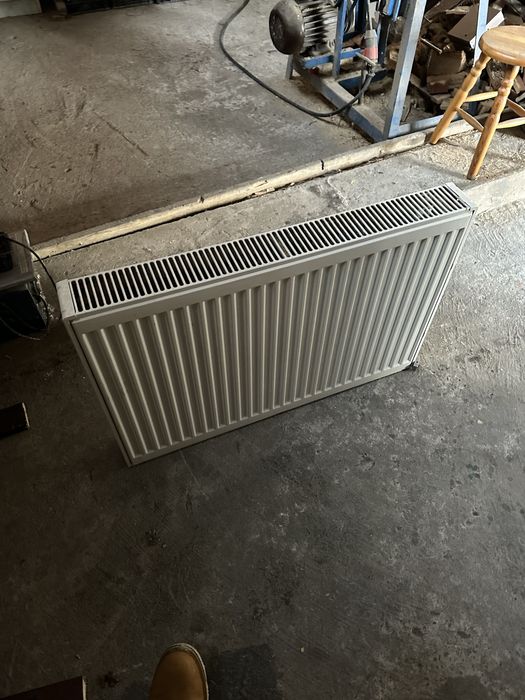 Sprzedam  Grzejnik  bialy