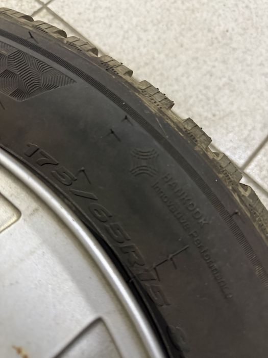 4 jantes 15” MINI Cooper c/pneus semi novos