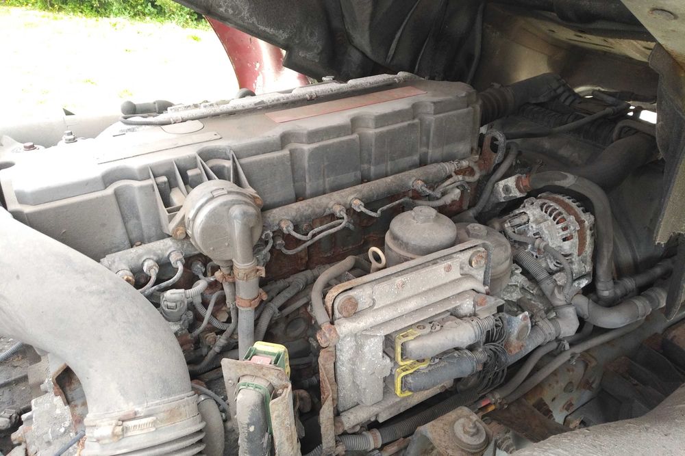 Renault Midlum 240 Caixa Fechada com Plataforma Elevatória | ZF Manual | 12 Ton | Euro 4