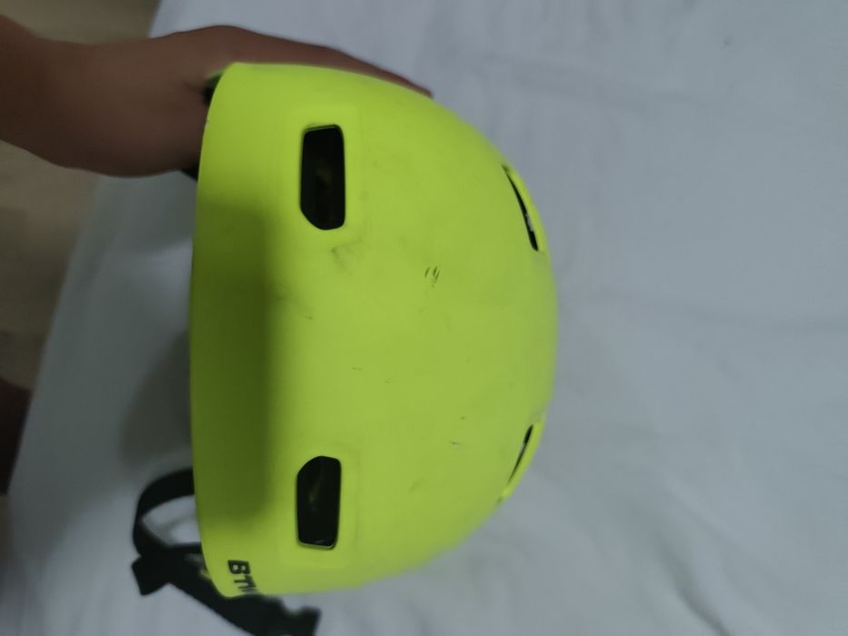 Capacete criança verde e preto
