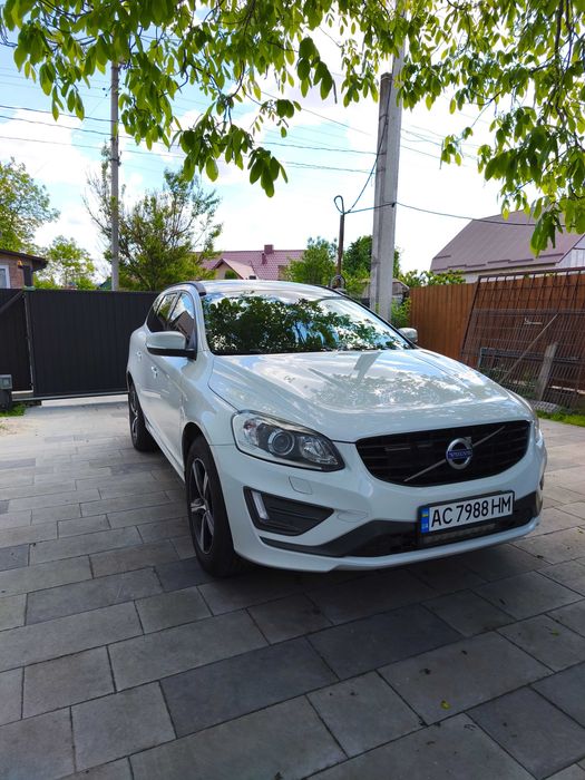 Volvo XC60 2017 2.4 R-Design