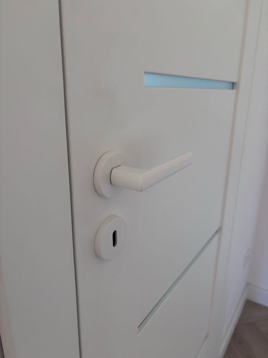Drzwi bezprzylgowe wewnętrzne z ościeżnicą