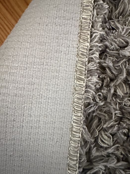 Tapete cinza pelo comprido