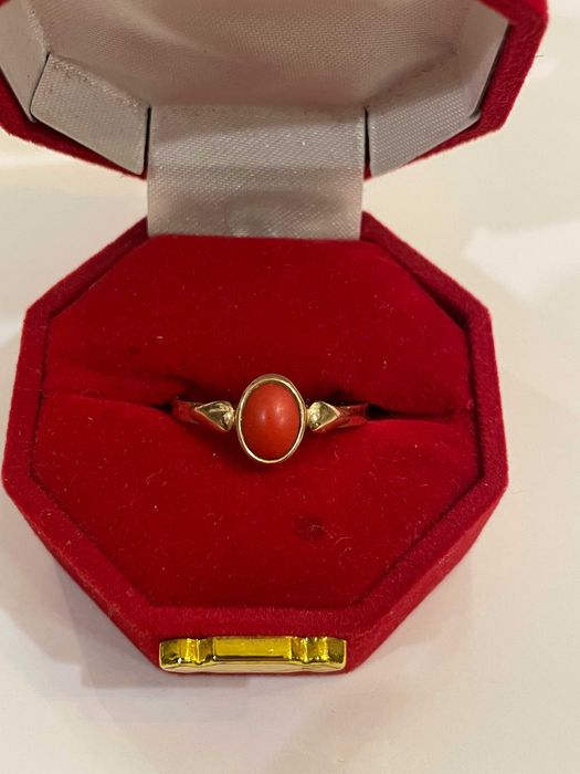 Złoty pierścionek z koralem – złoto 14K, rozmiar 20