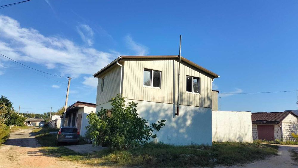 Продам гараж в кооперативі з кухнею та двома кімнатами є ліфт