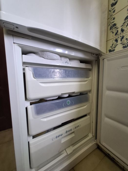 Frigorífico Combinado Whirlpool - Excelente Estado