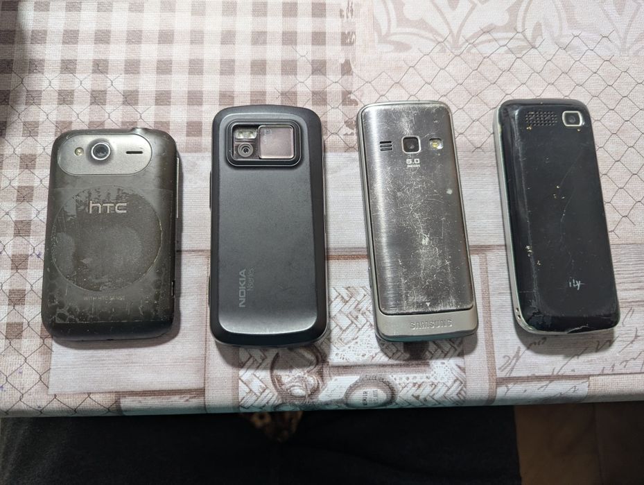 Старі телефони HTC Nokia Samsung Fly