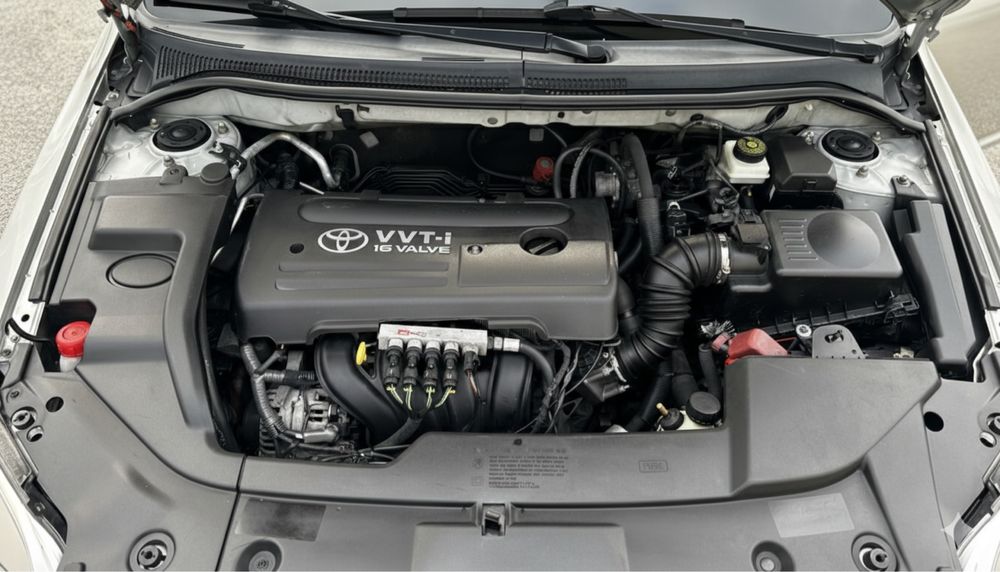 Toyota avensis 1.6 t25 gasolina/gpl