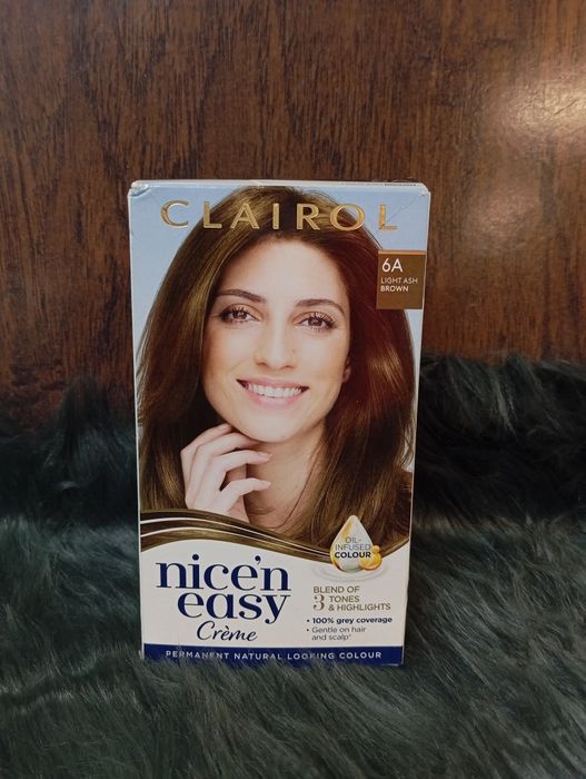 Farba do włosów Clairol 6A
