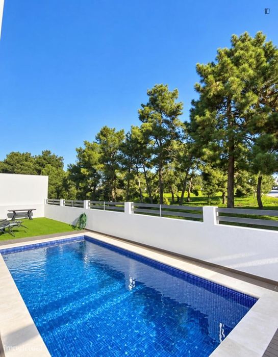 Quarto - localizado em Setubal