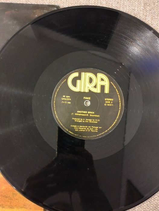 Maxi Single Fake - Another Brick'