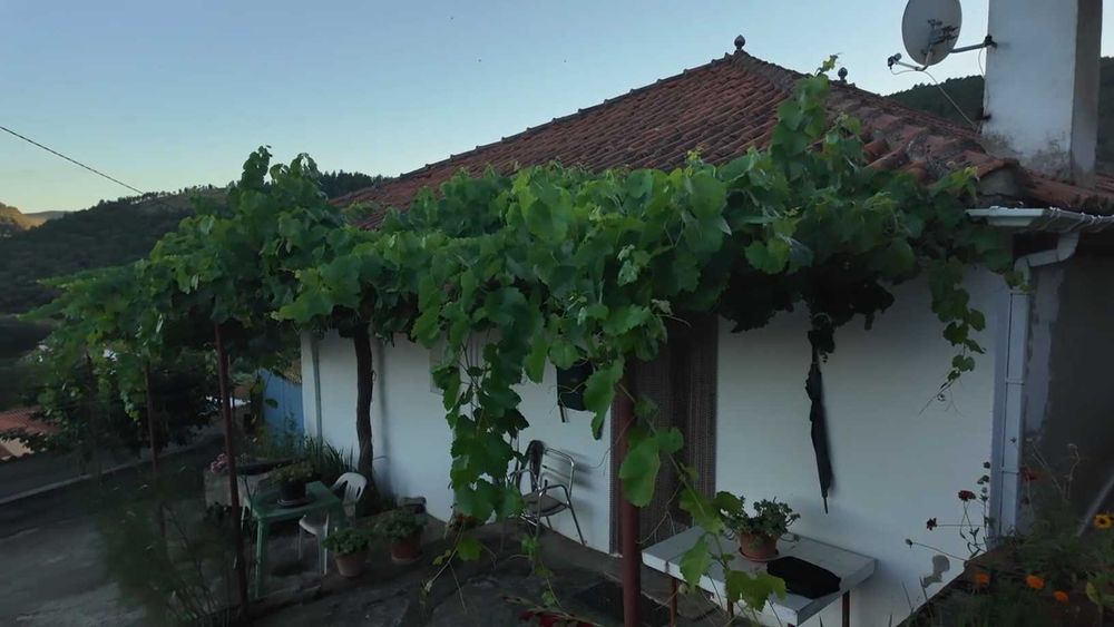 Moradia T5 Térrea Quintal e Lagar – Monfebres, Murça (Vila Real)