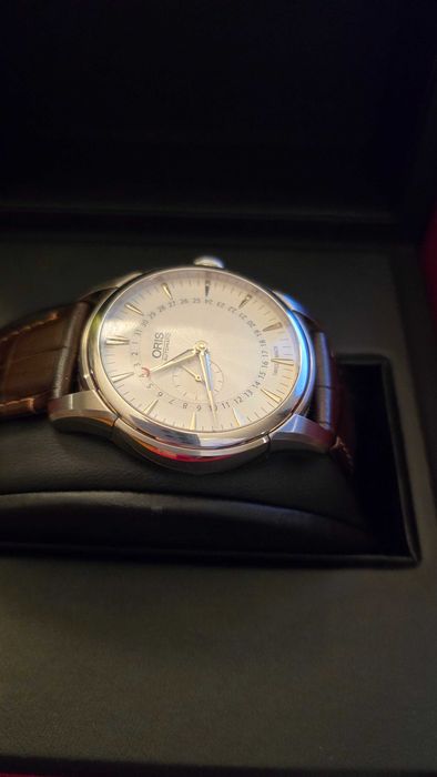 oris artelier 42mm small second date