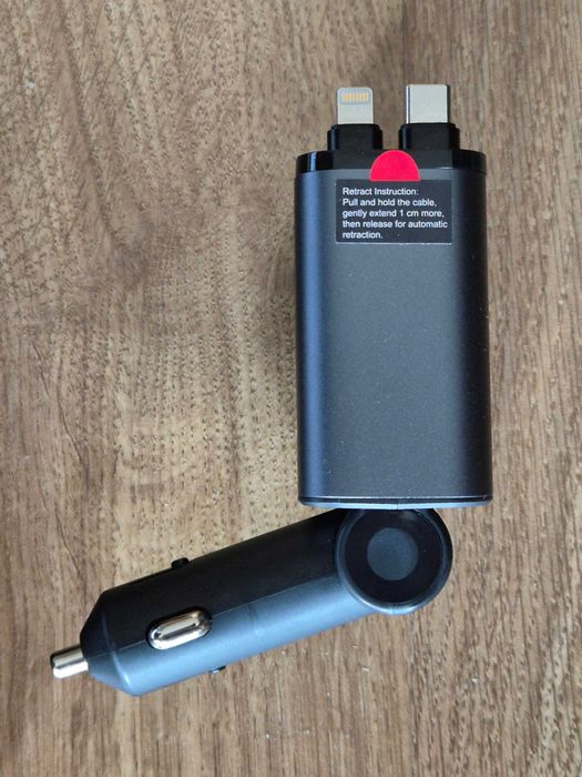 Carregador rápido Telemóvel ( USB-C e iPHONE ) para carro ( 4 em 1 )