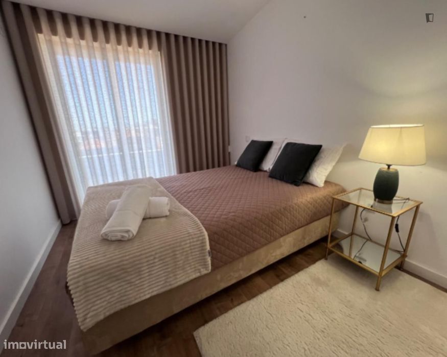 Apartamento com 2 quartos - localizado em Paranhos Porto