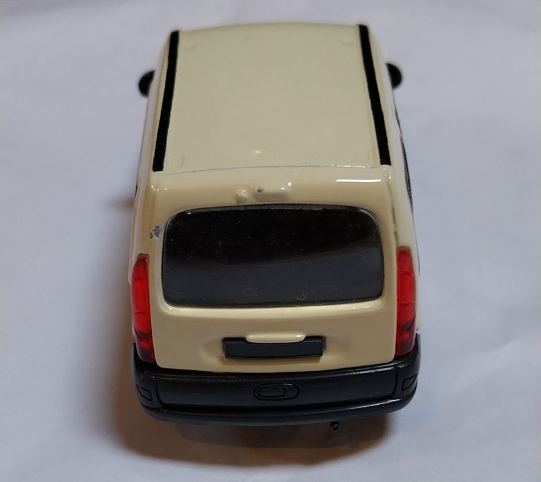 Miniatura em escala 1/43 Renault Kangoo