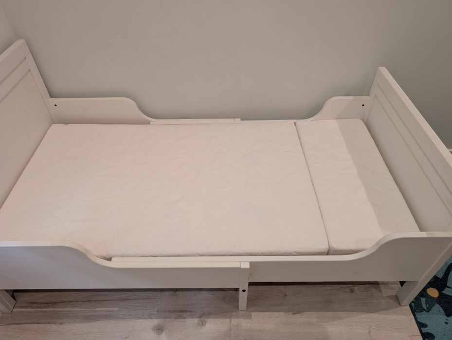 Cama IKEA com colchão