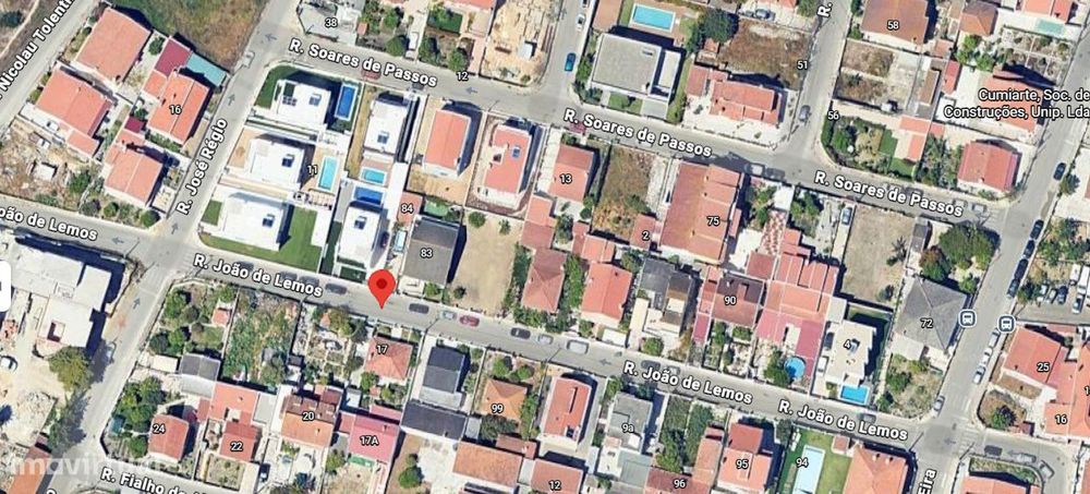 Terreno urbano para construção de moradia na Charneca de Caparica