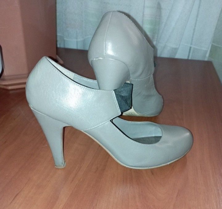 Продам шкіряні туфлі