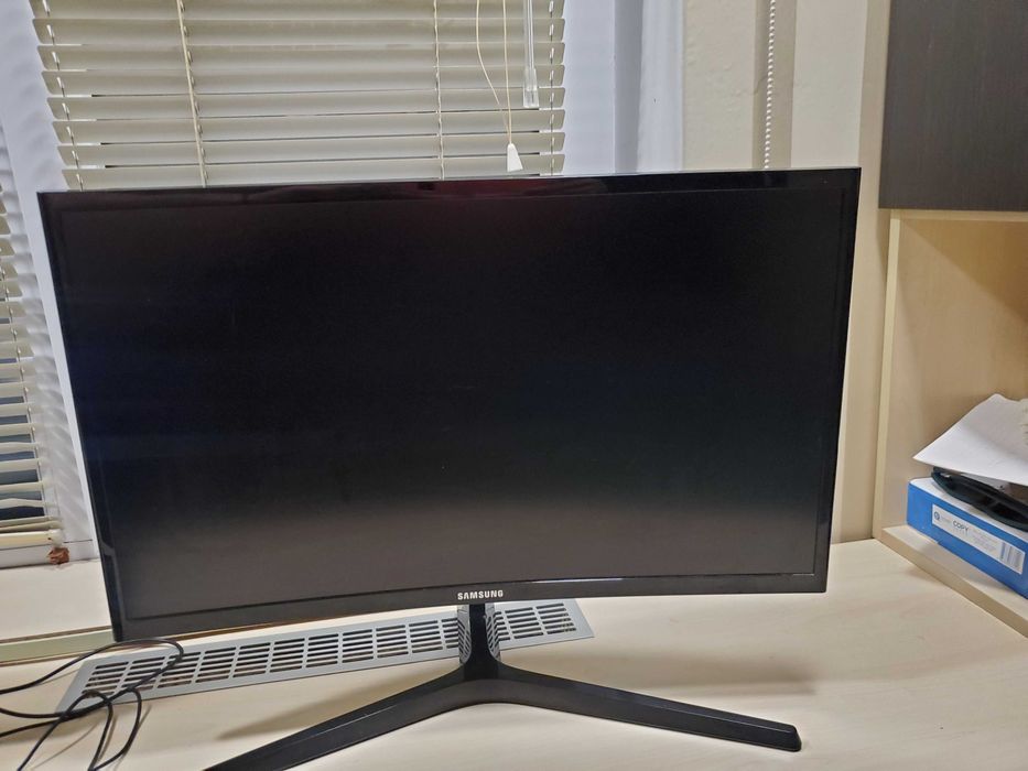 Samsung lc24rg50fqixci