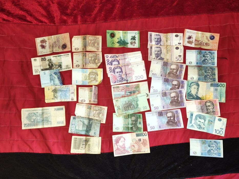 Old banknotes in good condition
