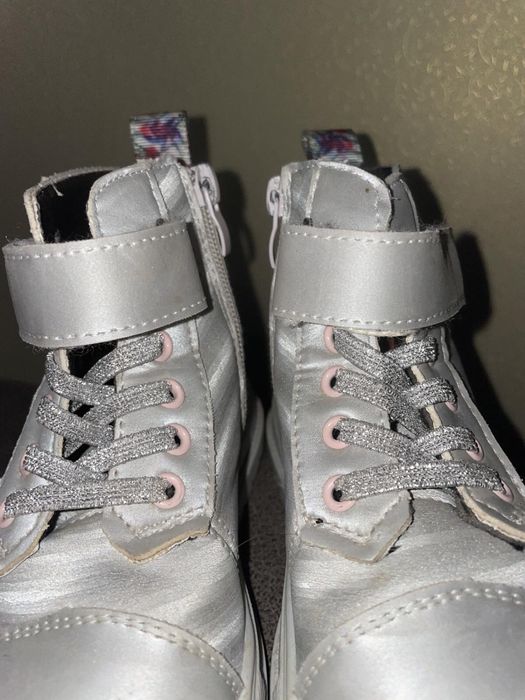 Чудові черевикі 28 розмір