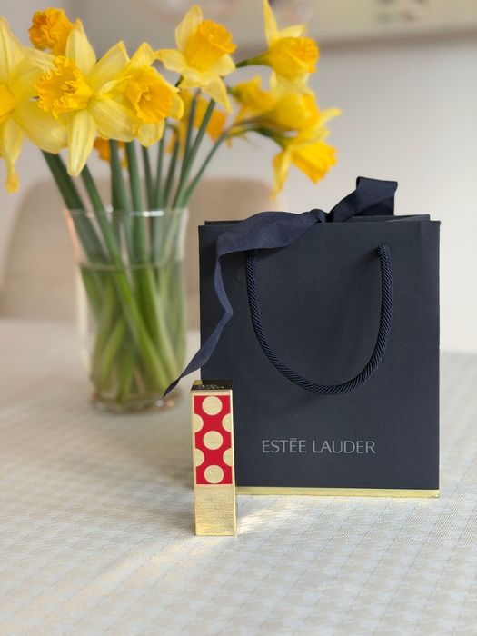 Estee Lauder pomadka do ust Rossy Ribbon