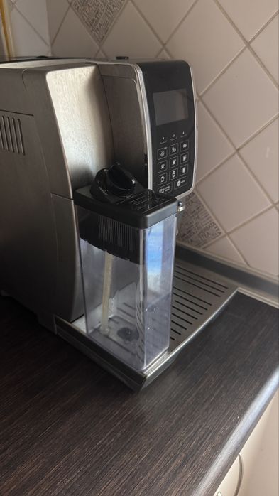 Кавомашина DeLonghi  Dinamica