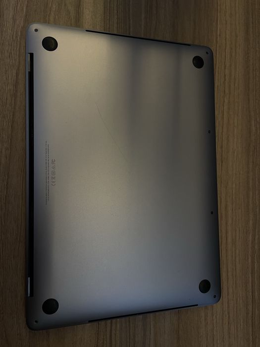 Macbook Pro 2018 рік