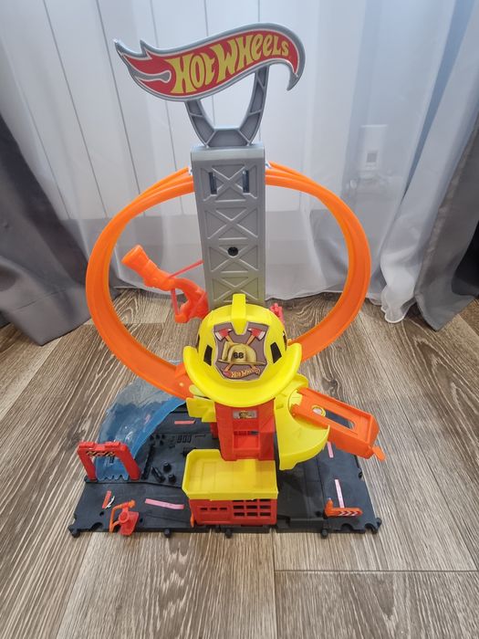 Hot wheels пожежна станція