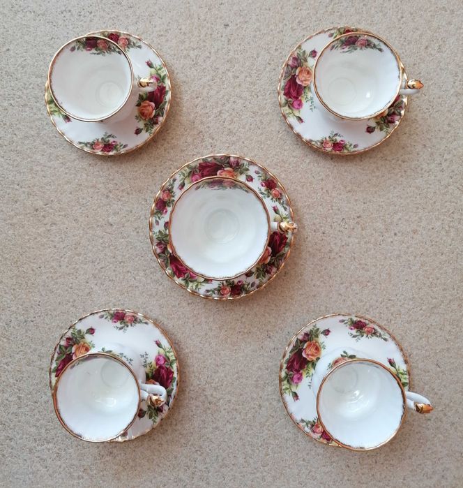 Chávenas de chá Royal Albert Vintage "Old Country Roses"