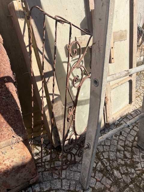 peça decorativa antiga para entrada de casa com espelho