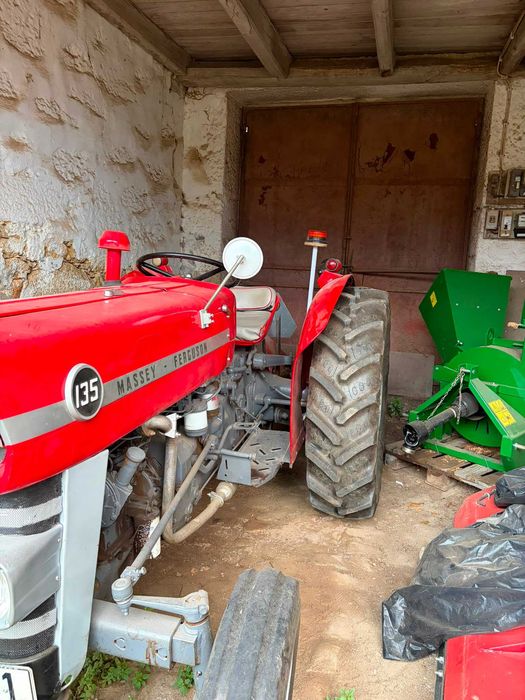 Trator Massey Ferguson 135