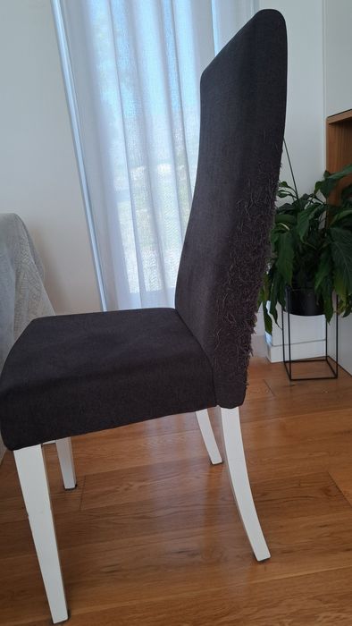 Vendo mesa de jantar extensível, cem cerejeira, lacada a branco.