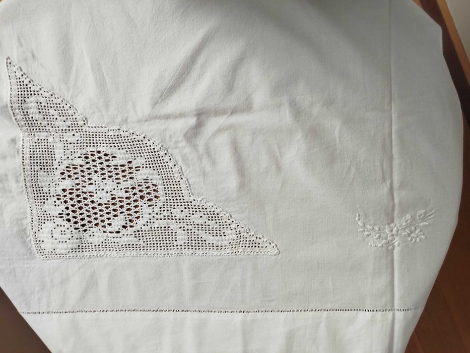 Lençóis bordados de cama de casal - NOVOS