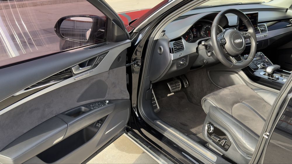 Audi A8D4! 3.0 дизель! Quattro!