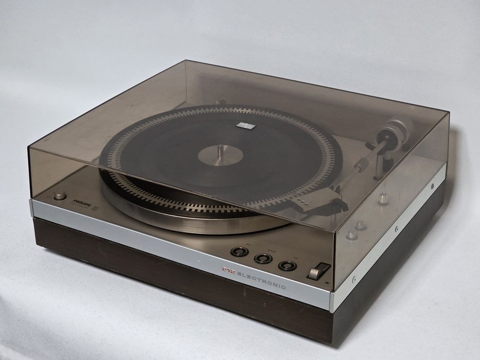 Gira Discos antigo reparado Philips