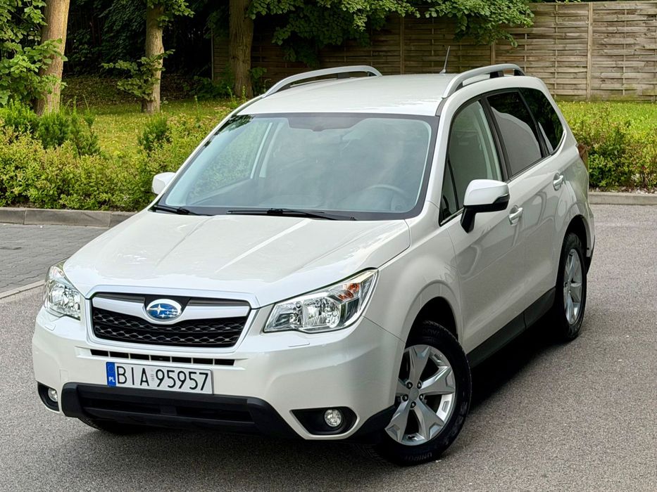 Subaru Forester Benzyna. Automat . Biała perła . Po dużym serwisie.