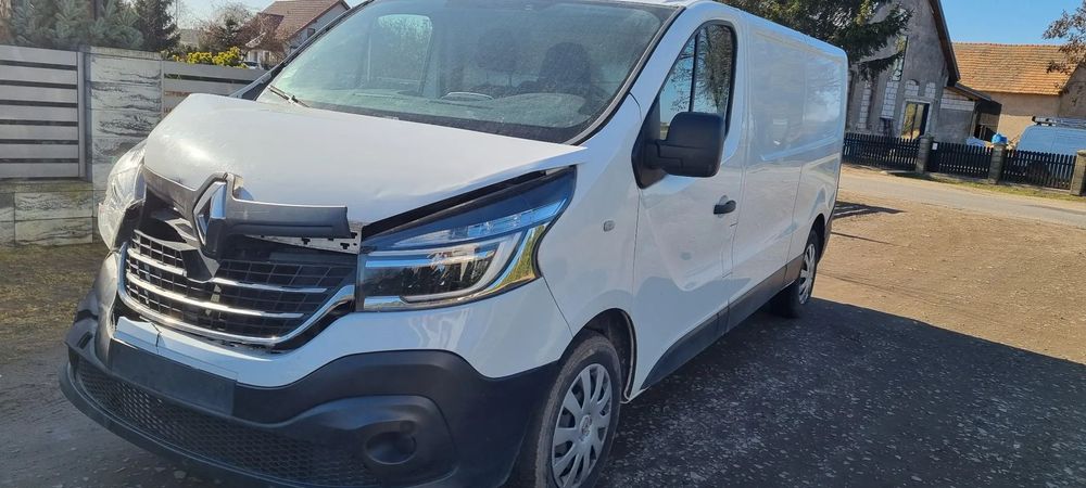 Renault Trafic  2,0D przebieg tylko 96000km