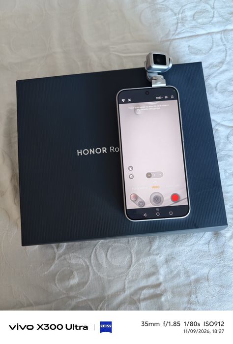Honor robot phone