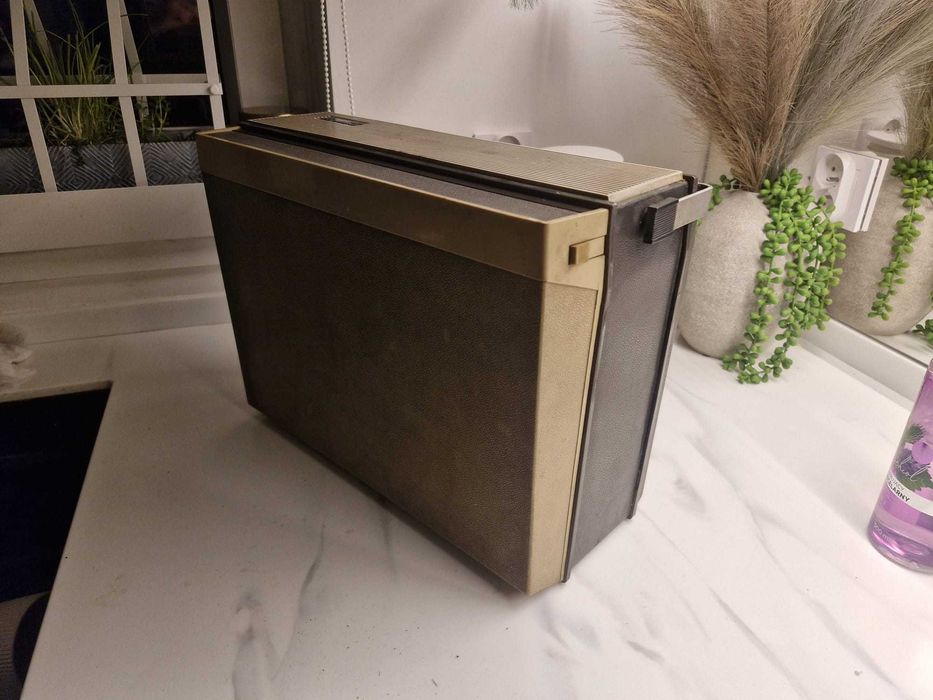 Sprzedam magnetofon Unitra zrk, w stanie niemalże idealnym