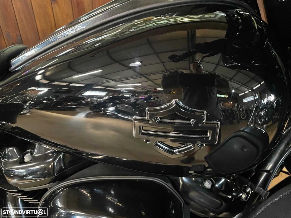 Harley-Davidson FLHT Electra Glide