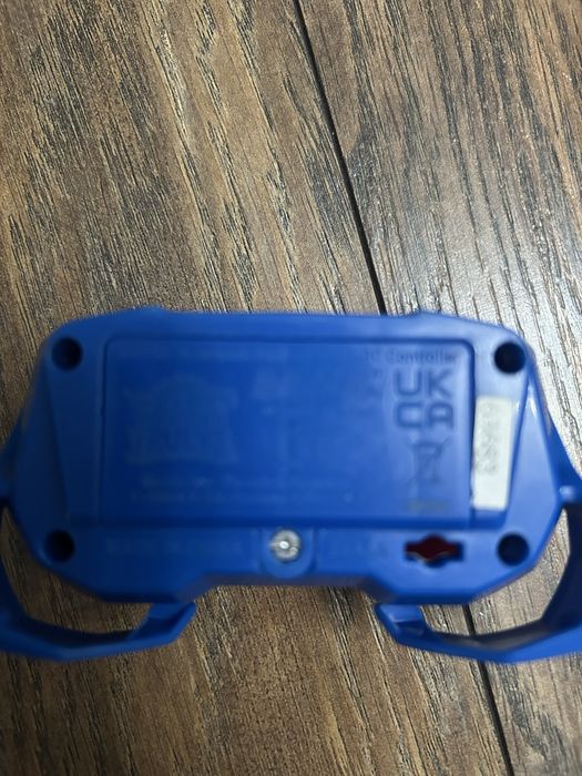 Autko monster track  firmy hotwheels na sterowanie